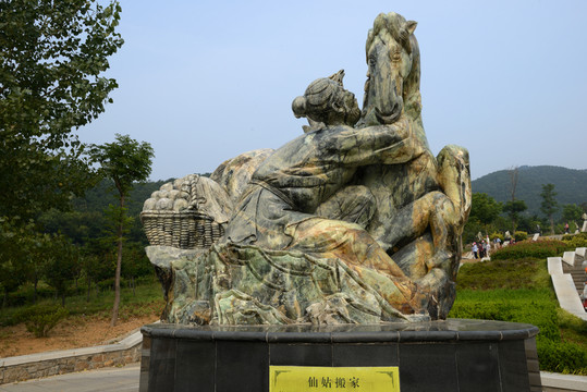 威海仙姑頂仙姑搬家玉雕像