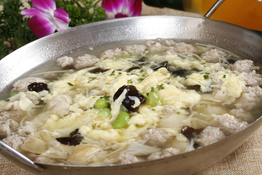 腐衣毛豆肉圓湯