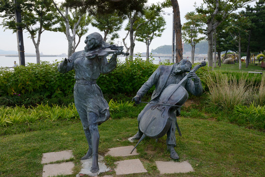 威海幸福公園銅雕像