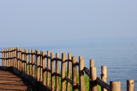 海邊欄桿
