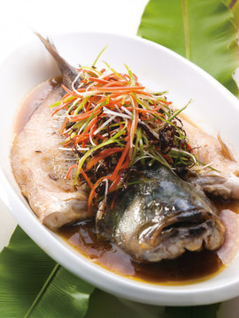 雞樅油蒸魚(yú)
