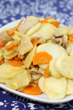 茭白炒肉片