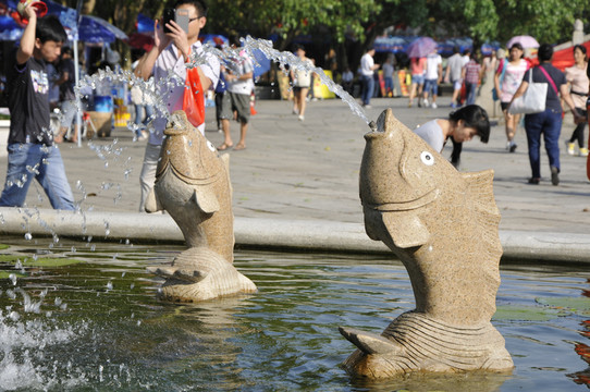 石雕魚 噴泉
