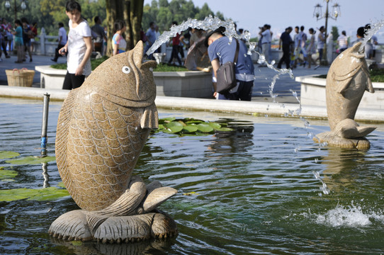 石雕魚 噴泉