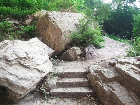 山間小路