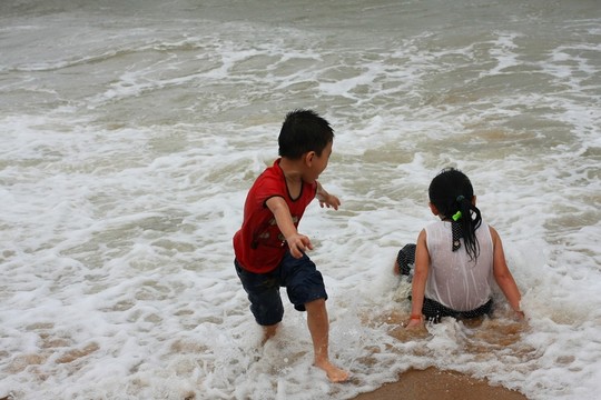 兒童戲水