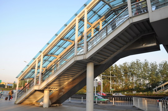 人行立交橋 人行天橋