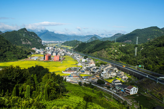 龍下村