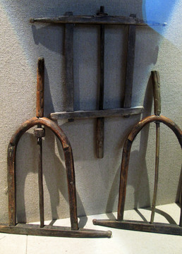農(nóng)區(qū)鄂溫克搓繩工具