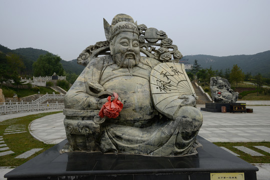 威海仙姑頂天下第一祿星玉雕像