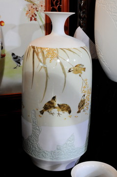 瓷花瓶 瓷器