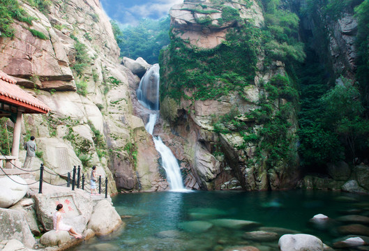 青島嶗山九水潮音瀑