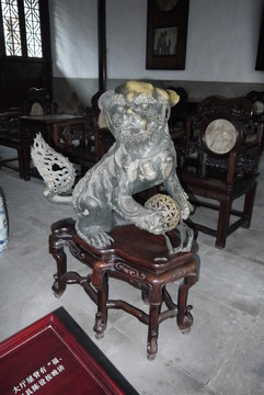 蘇州獅子林燕譽(yù)堂內(nèi)石獅擺件