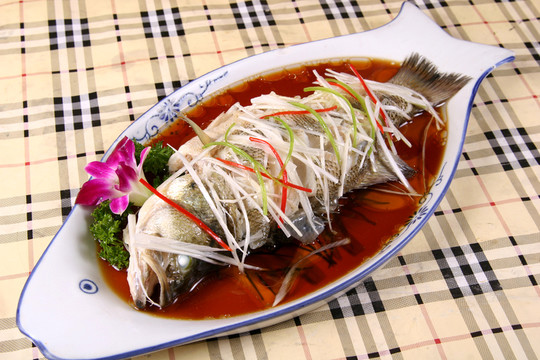 清蒸鱸魚