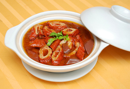 鴨血大腸煲