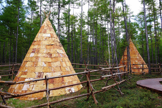 鄂溫克族獵人撮羅子住房
