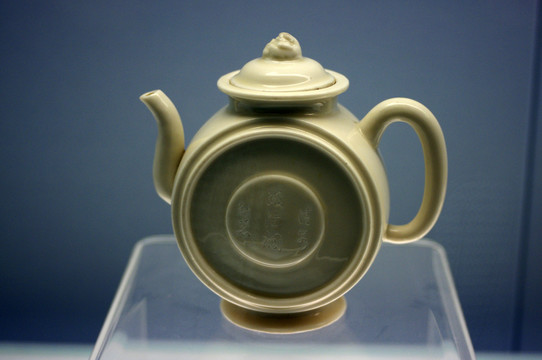 德化窯白釉執(zhí)壺