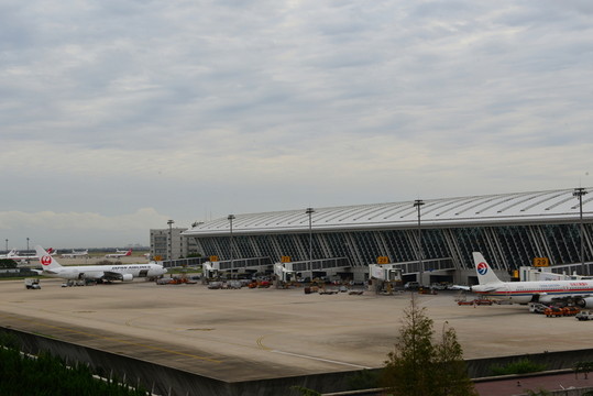 飛機(jī)場(chǎng)