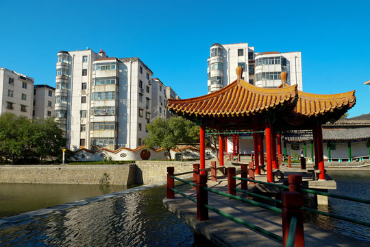 古建橋中雙亭
