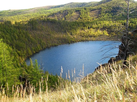 阿爾山駝峰嶺天池