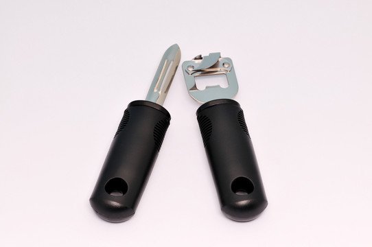 削皮器及啟瓶器