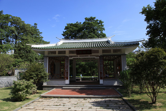 公園涼亭