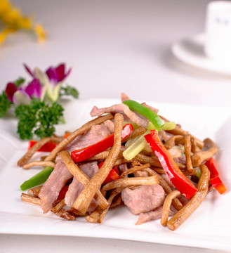 茶樹菇炒爽肉