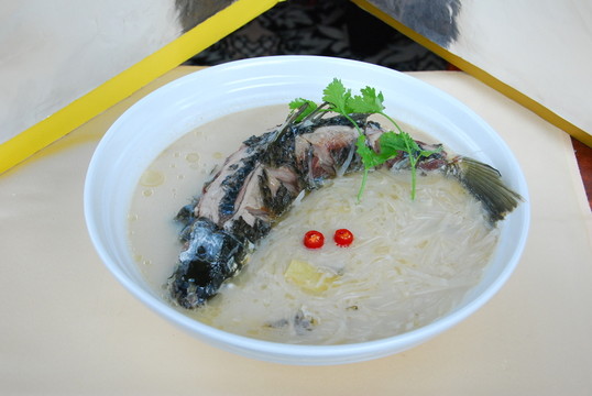 蘿卜絲煮魚