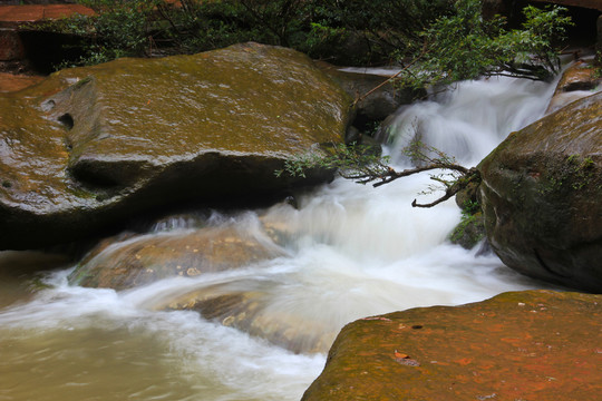 四洞溝珍珠灘水上盆景