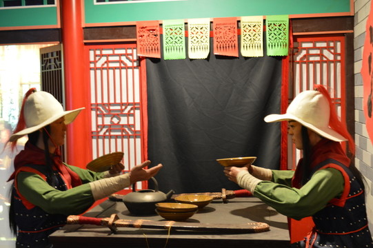 官軍喝酒