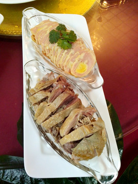 鹽水鴨和蛋黃肉卷