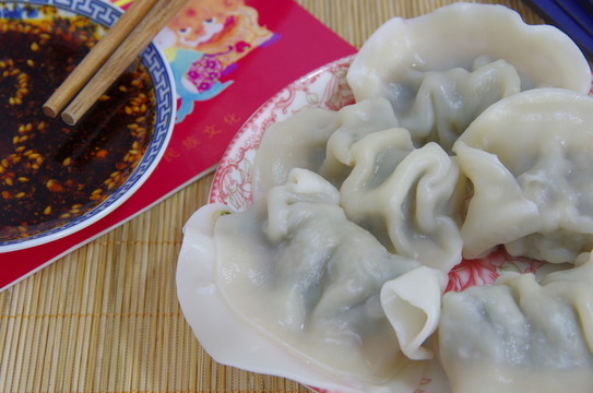 餃子  過年氣氛