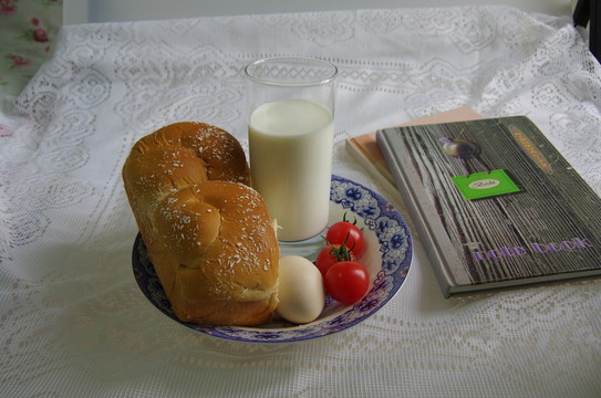 早餐  書本 設(shè)計(jì)素材