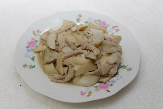 平菇炒肉