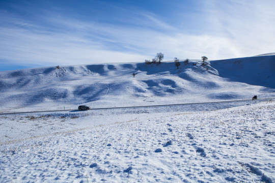 雪山自駕游