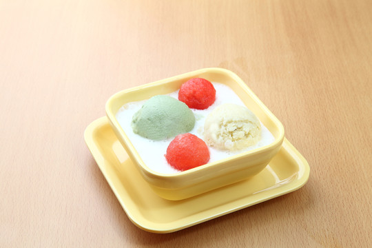 白雪椰汁冰淇淋西瓜球