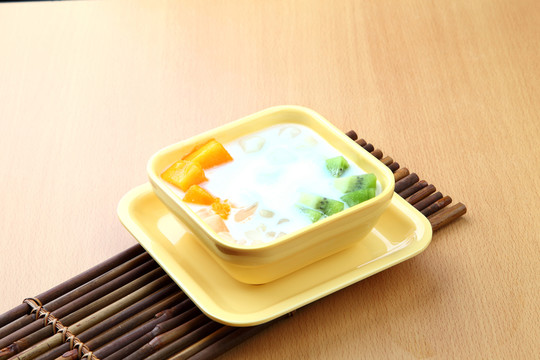 雜果椰汁