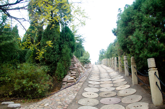 司馬遷祠磨盤路