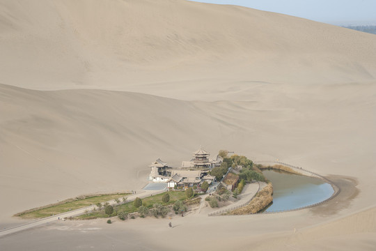 敦煌月牙泉全景
