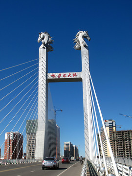 哈薩爾大橋