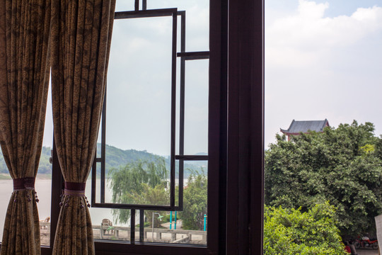 李莊望江樓窗外江景