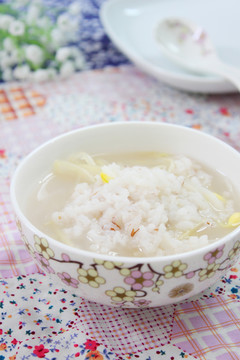 豆芽紅米粥