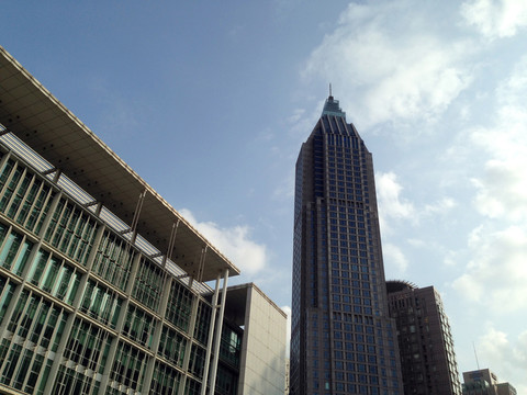 現(xiàn)代都市 南京 寫字樓 商業(yè)