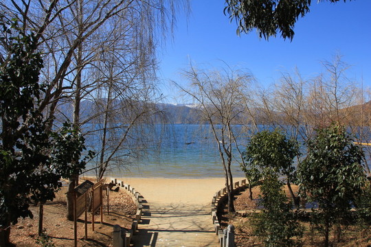 湖泊
