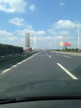 現(xiàn)代橋梁