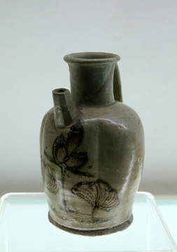 長沙窯 青釉彩繪荷花執(zhí)壺 唐