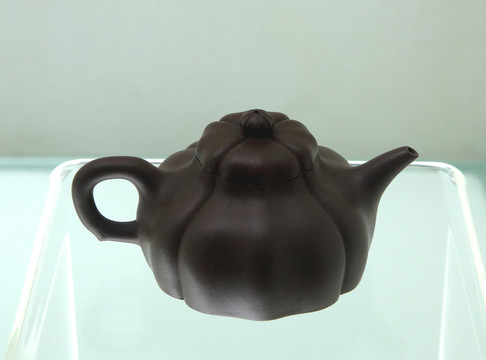 明 承云從款四方菱花壺