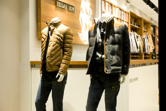 服裝專賣店櫥窗