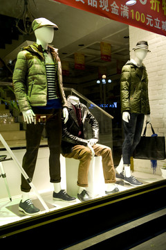 服裝專賣店櫥窗
