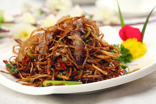 干煸茶樹菇蝦爬肉